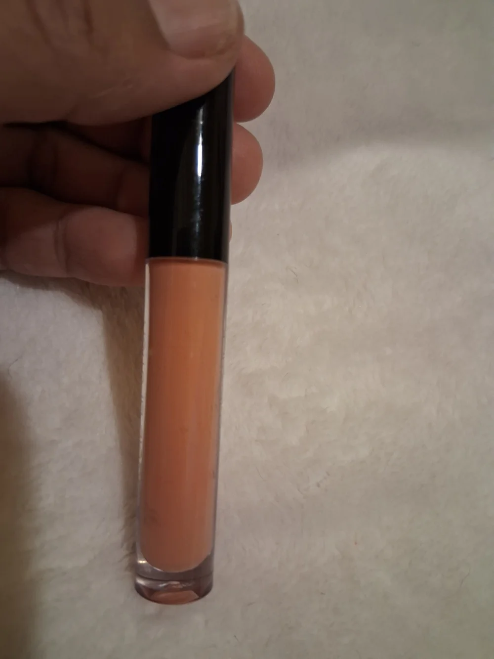 Ellen Tracy Peach Nude Liquid Lipstick - Creamy Peach Shade